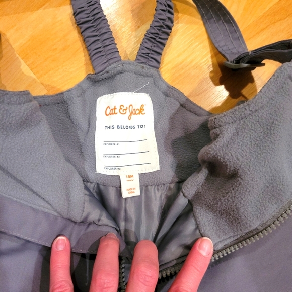 Carter's Snow Bib Overalls Grey Size 18 Months - Picture 2 of 4